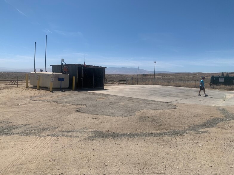 330 Industrial Way, Taft, CA for lease - Building Photo - Image 3 of 13