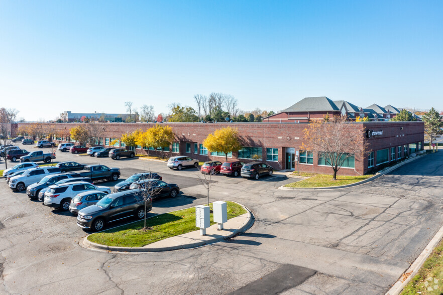 47075-47119 Five Mile Rd, Plymouth, MI for lease - Building Photo - Image 1 of 16