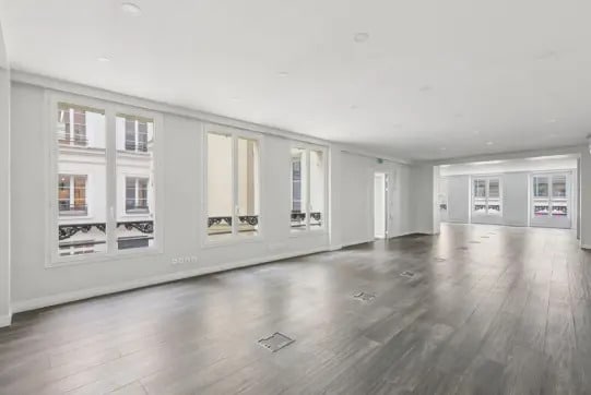 29 Rue Des Jeuneurs, Paris for lease - Interior Photo - Image 1 of 6