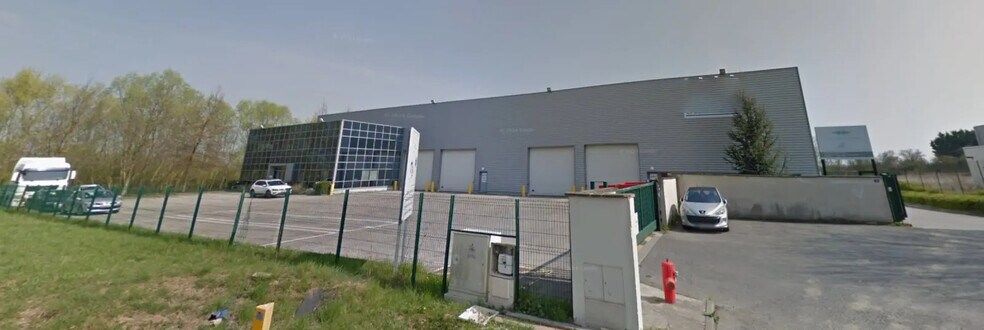 Office in Compans for lease - Building Photo - Image 1 of 5