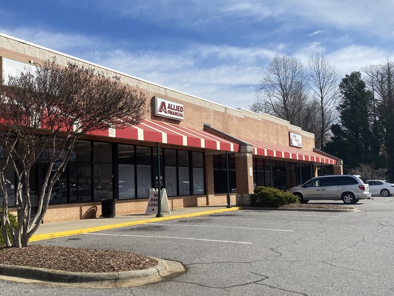 1540-1550 E Broad St, Statesville, NC for lease - Building Photo - Image 2 of 4