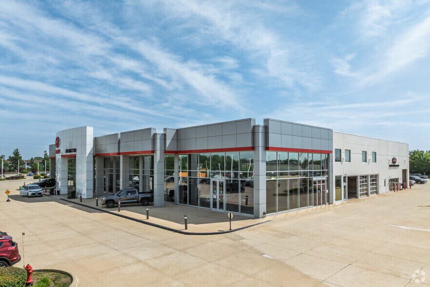 2095 N Rand Rd, Palatine, IL for sale - Primary Photo - Image 1 of 1