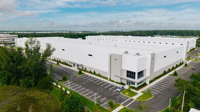 10547 NW 117th Ave, Miami, FL for lease Interior Photo- Image 2 of 11