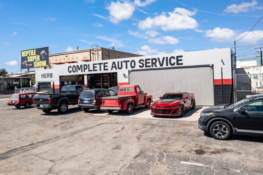 2337 E 7th St, Long Beach, CA for sale - Building Photo - Image 2 of 16