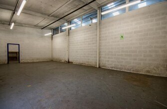 London Rd S, Poynton for lease Interior Photo- Image 1 of 1