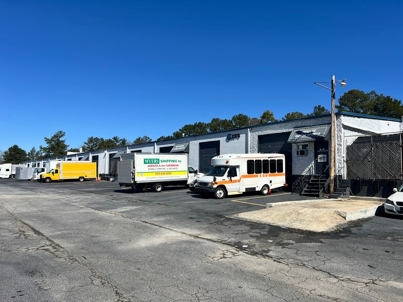 2374 Stone Mountain Lithonia Rd, Lithonia, GA for lease - Building Photo - Image 1 of 5