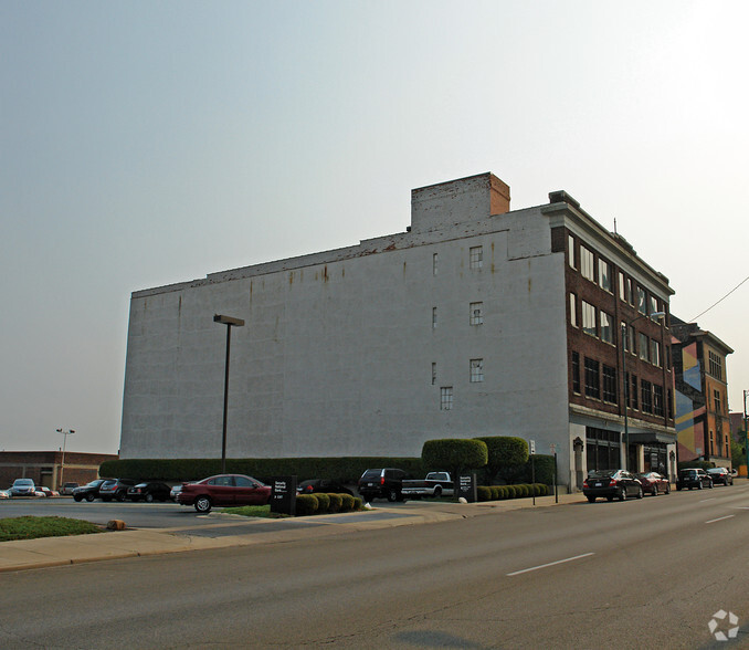 126-132 E High St, Springfield, OH for sale - Building Photo - Image 2 of 8