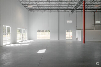 4885 Hickory Valley Rd, Chattanooga, TN for lease Interior Photo- Image 1 of 6