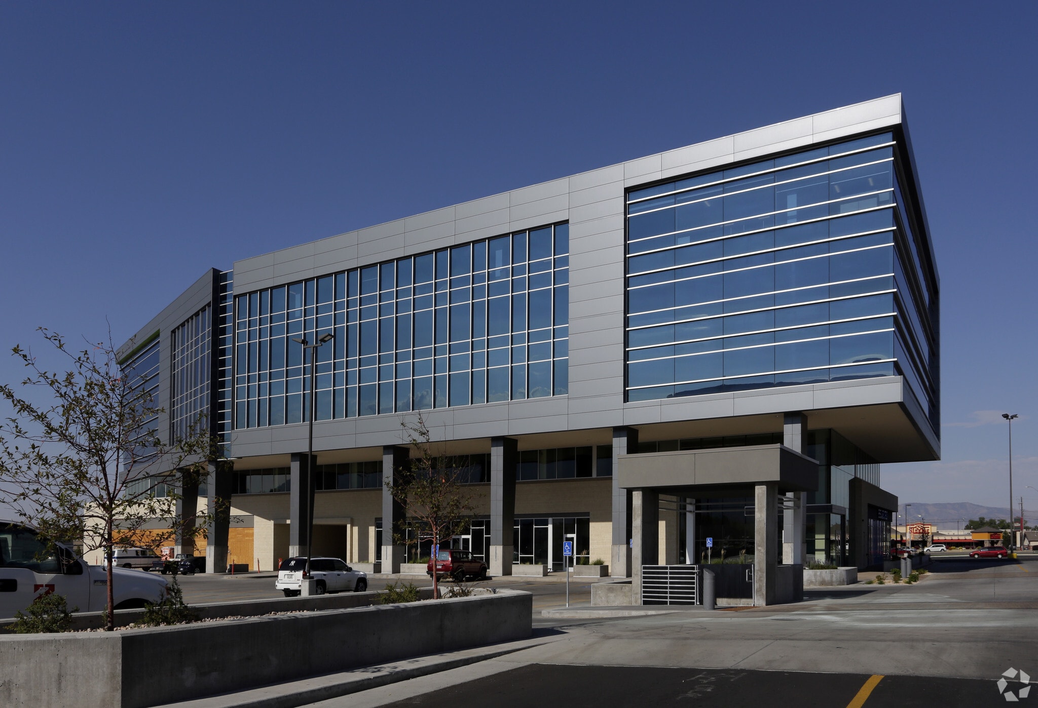 545 E University Pky, Orem, UT for lease Primary Photo- Image 1 of 40