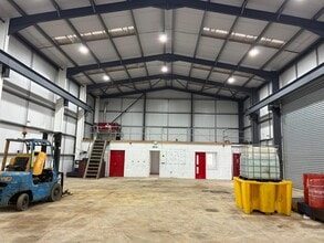 Pyle, Pyle for lease Interior Photo- Image 2 of 2