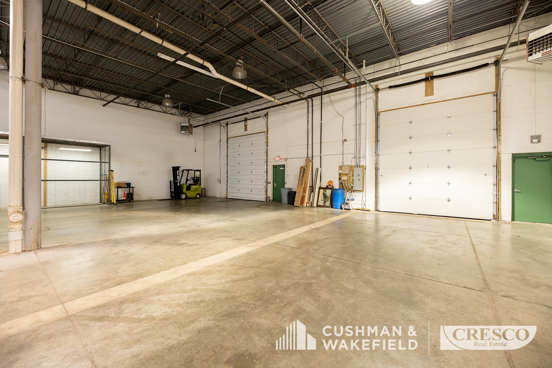 4461-4463 Renaissance Pky, Cleveland, OH for lease Interior Photo- Image 1 of 6