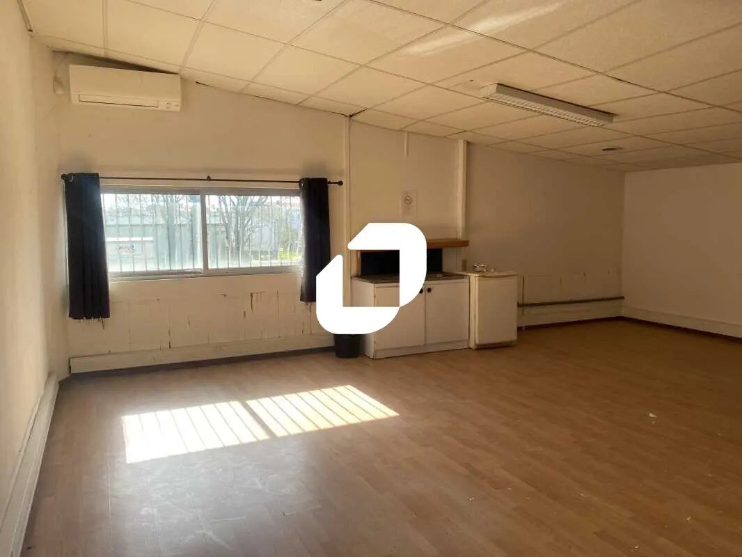 Office in Bègles for lease Interior Photo- Image 1 of 16