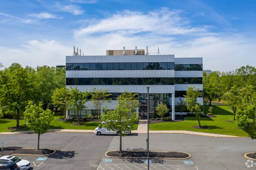 2000 Midlantic Dr, Mount Laurel, NJ 08054 - Office for Lease | LoopNet