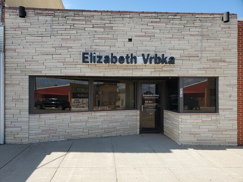 317 S Main St, Winner, SD for sale - Building Photo - Image 1 of 1