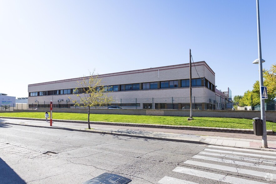 Industrial in Parla, Madrid for sale - Primary Photo - Image 1 of 13