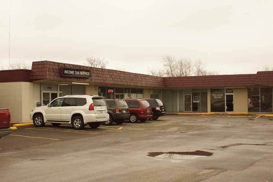 2202-2290 Union Rd, Saint Louis, MO for lease - Building Photo - Image 2 of 2