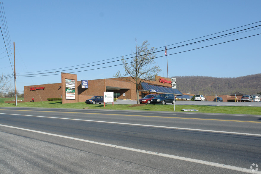 4400-4450 Oakhurst Blvd, Harrisburg, PA for lease - Primary Photo - Image 3 of 8