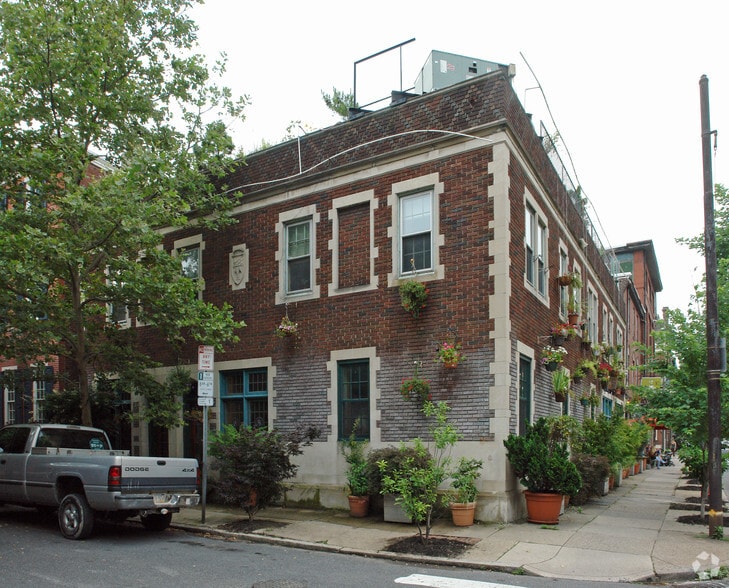 325 S 22nd St, Philadelphia, PA for lease - Building Photo - Image 1 of 3