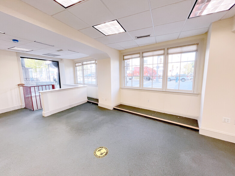 1812 Massachusetts Ave, Cambridge, MA for sale - Building Photo - Image 3 of 13