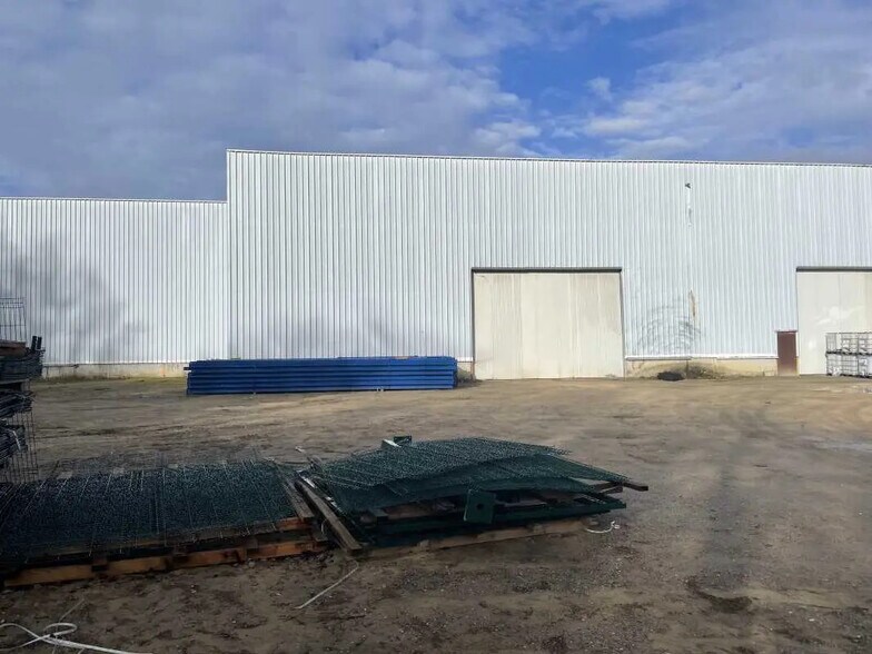 Flex in Warluis for lease - Building Photo - Image 3 of 3