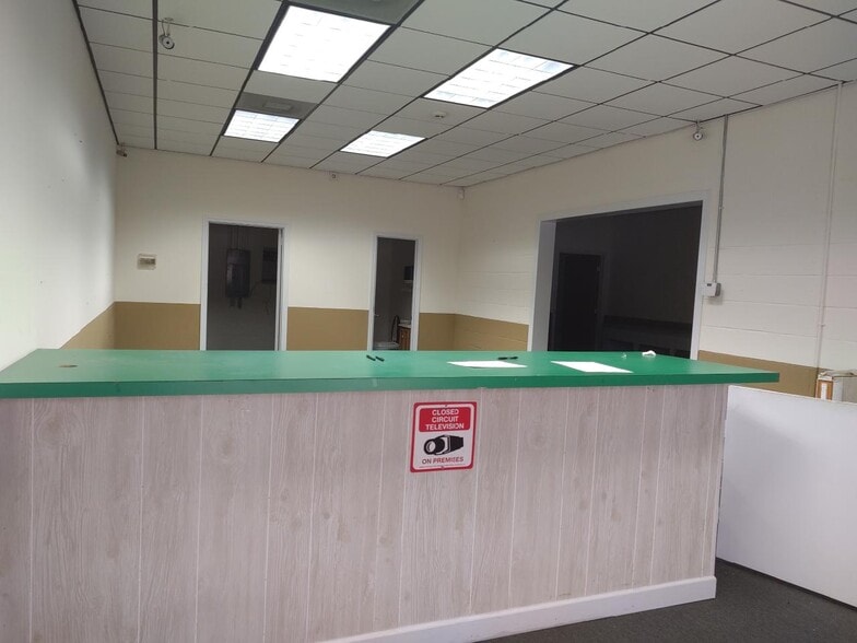 810-814 Market St, Cheraw, SC for sale - Interior Photo - Image 2 of 10