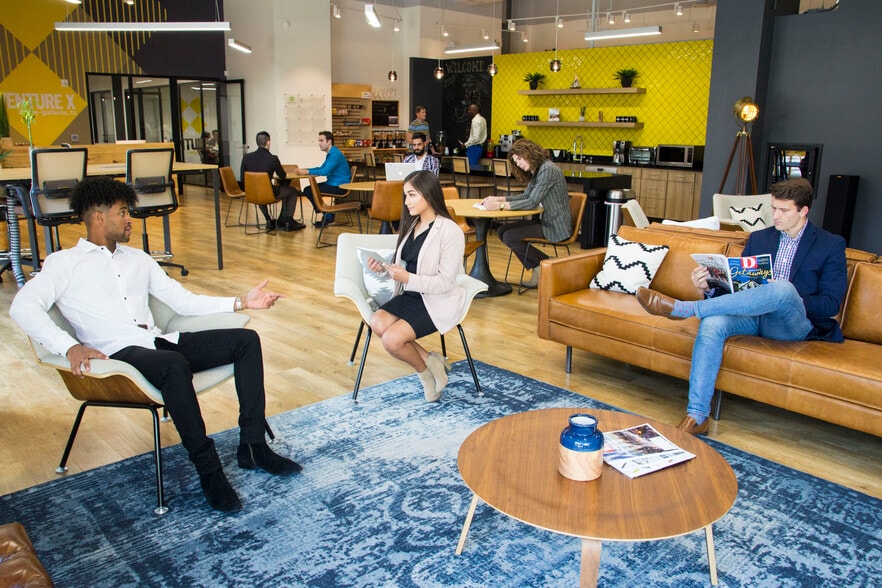 5301 Alpha Rd, Dallas, TX for lease - Lobby - Image 3 of 26