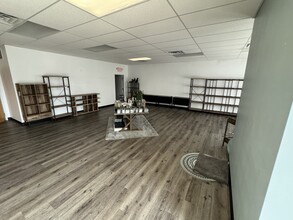 3402 N Richmond St, Appleton, WI for lease Interior Photo- Image 1 of 5