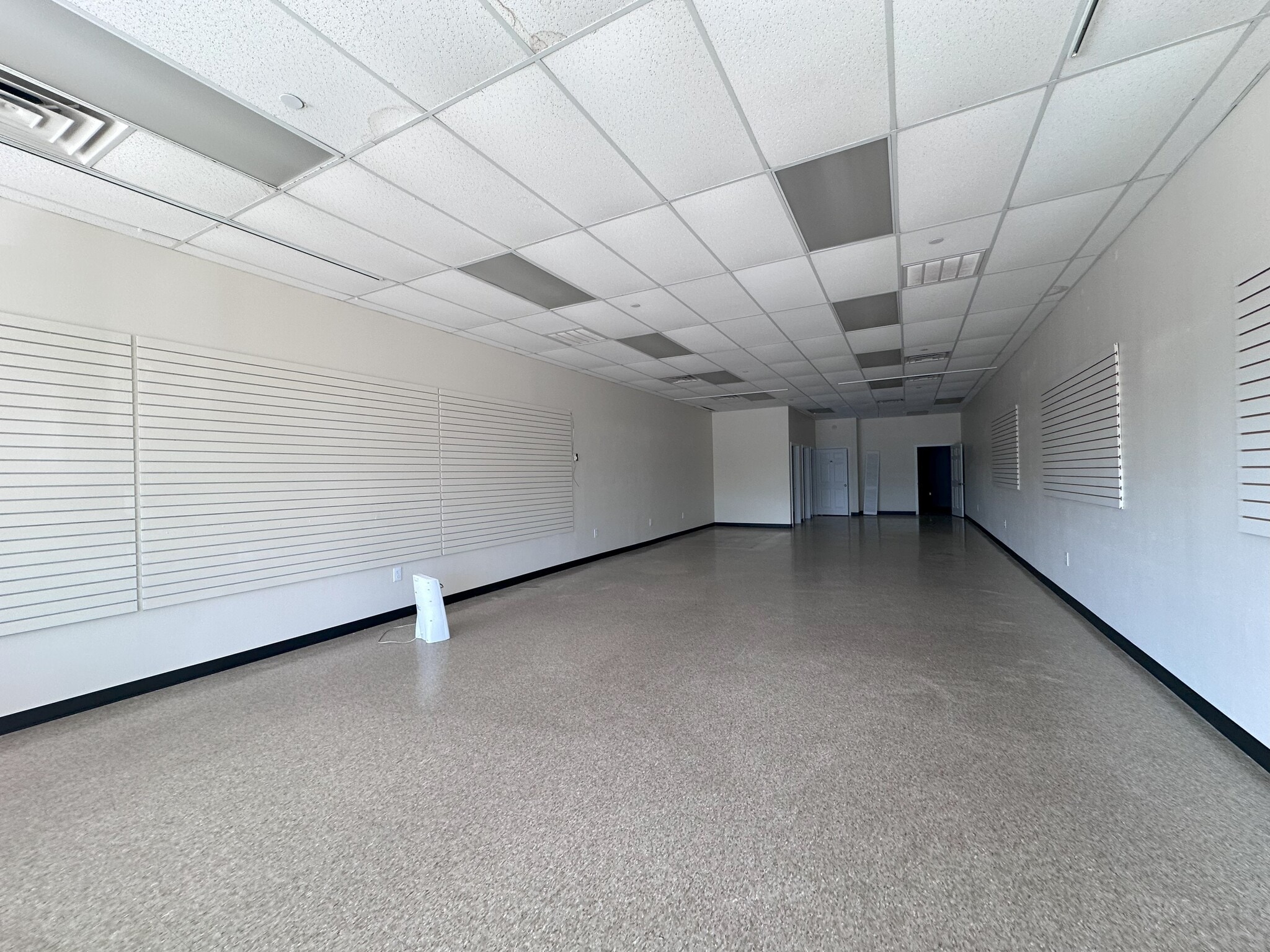 2514-2550 E Broadway St, Pearland, TX for lease Interior Photo- Image 1 of 3