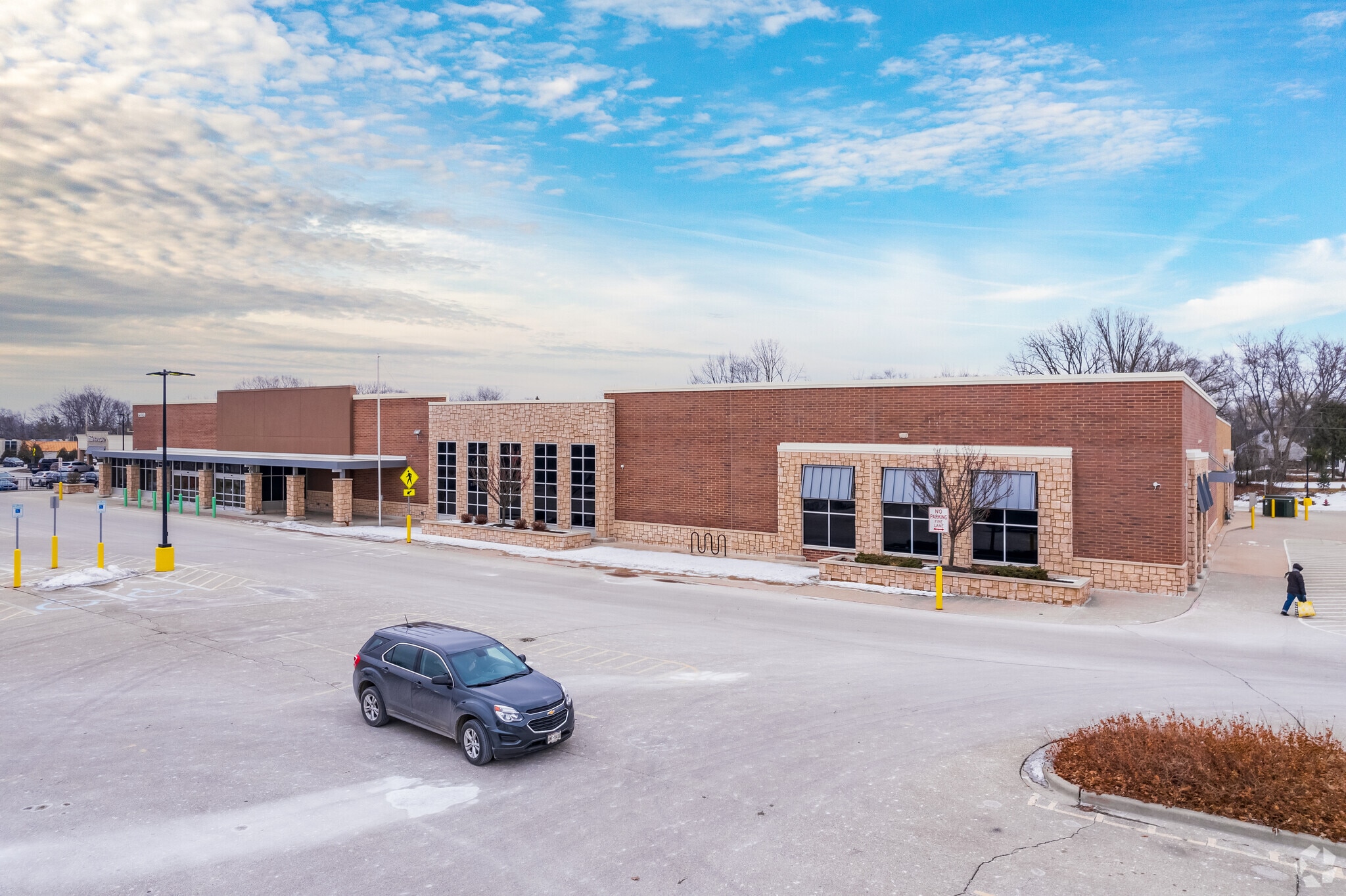 N88 W15401-N88 W15539 Main St, Menomonee Falls, WI for lease Building Photo- Image 1 of 25