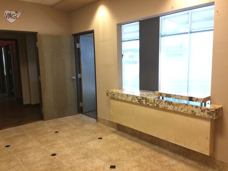 2428 E Apache Blvd, Tempe, AZ for lease - Interior Photo - Image 3 of 14