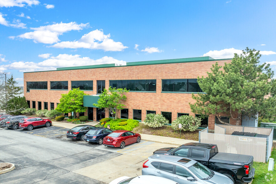 101 W 22nd St, Lombard, IL for sale - Primary Photo - Image 1 of 60