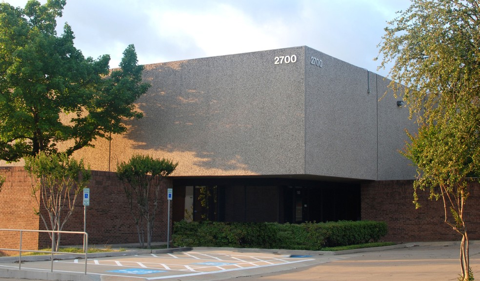 2700 Story Rd W, Irving, TX for lease - Building Photo - Image 2 of 6