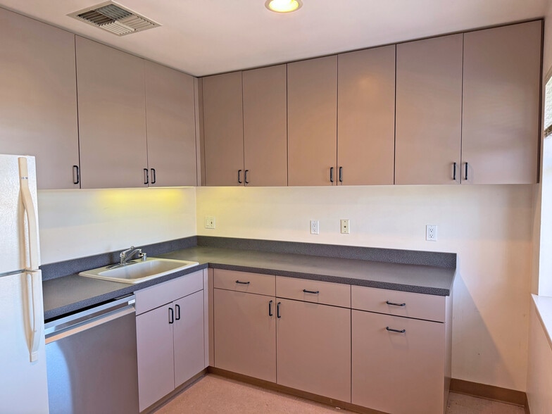 418 Aviation Blvd, Santa Rosa, CA for sale - Interior Photo - Image 2 of 23