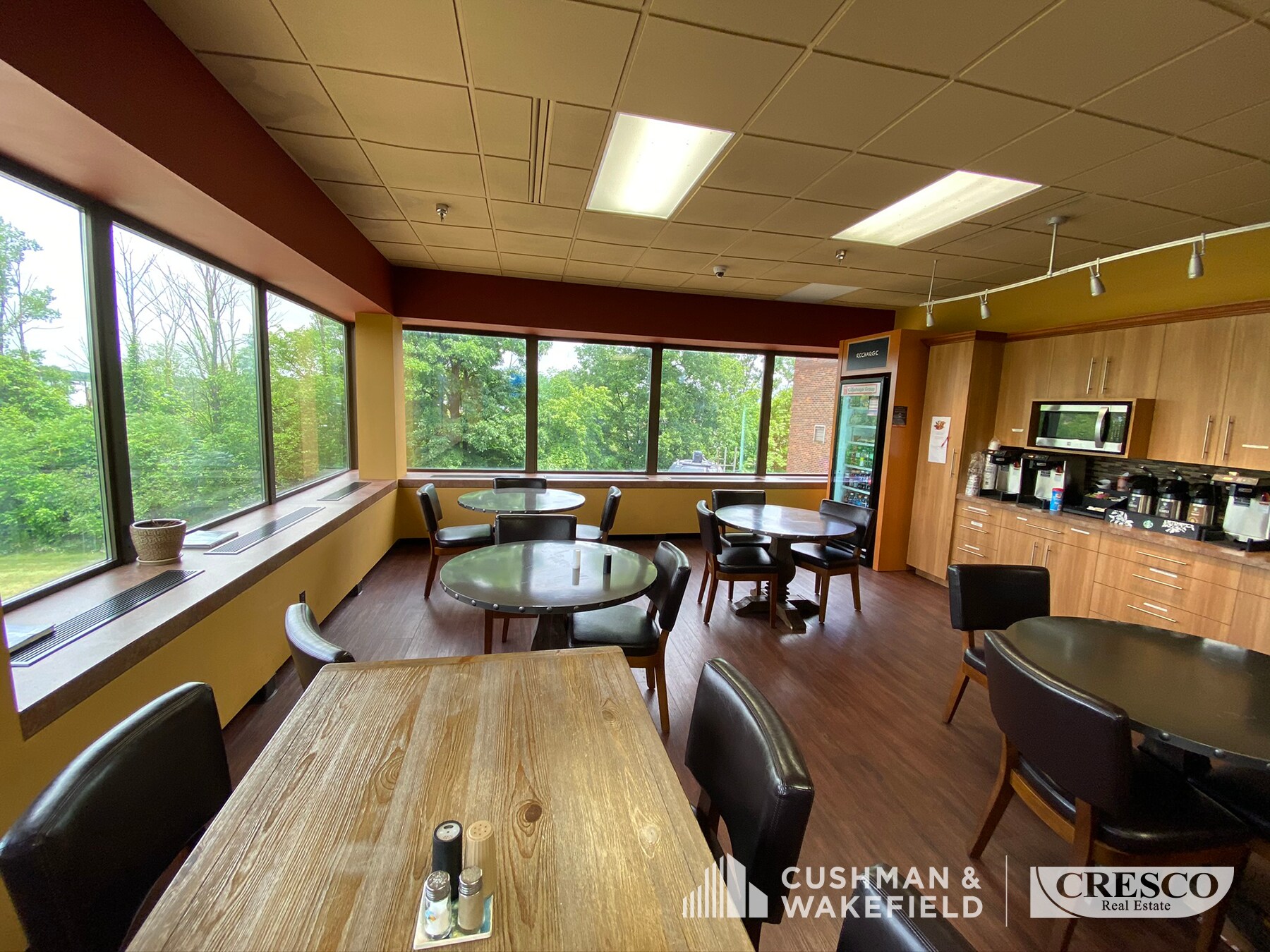 6180 Cochran Rd, Solon, OH for lease Building Photo- Image 1 of 5