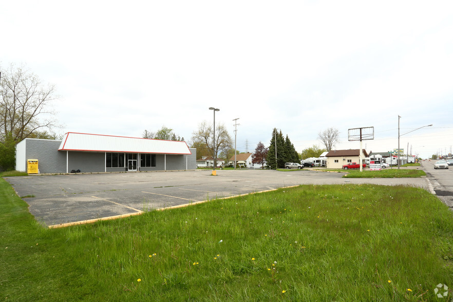 7067 N Saginaw Rd, Mount Morris, MI for lease - Building Photo - Image 2 of 3