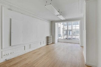 7 Rue Du Faubourg Montmartre, Paris for lease Interior Photo- Image 1 of 7