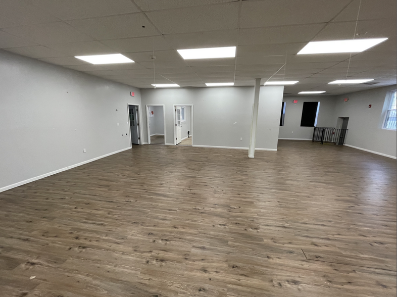 124-130 Lyons Ave, Newark, NJ for lease - Interior Photo - Image 2 of 6