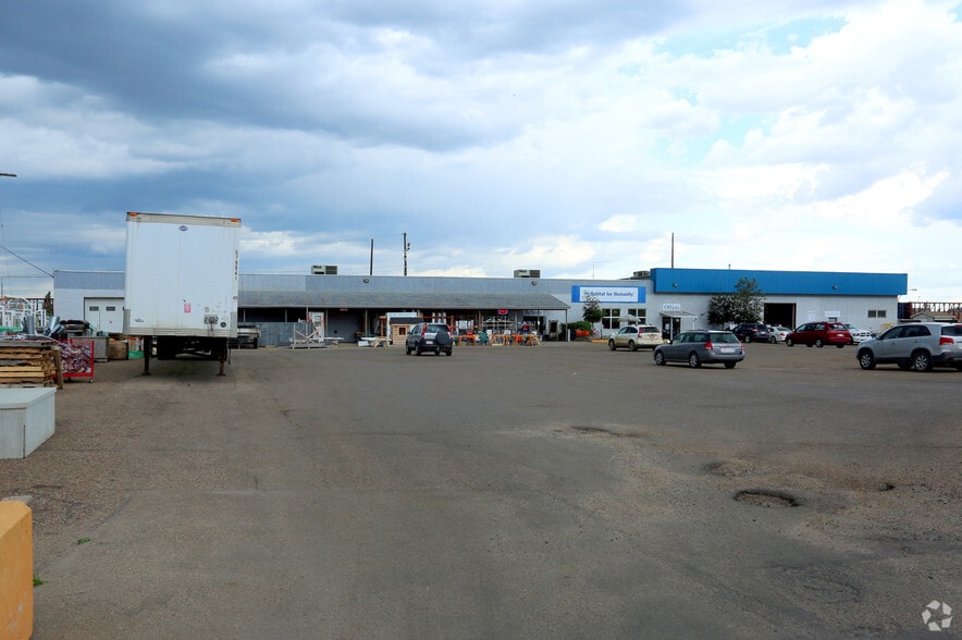 8210 Yellowhead Trl NW, Edmonton, AB for sale - Building Photo - Image 1 of 1