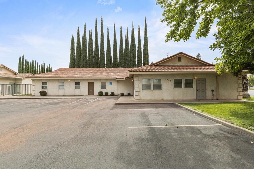 1045 Live Oak Blvd, Yuba City, CA for lease - Building Photo - Image 1 of 36