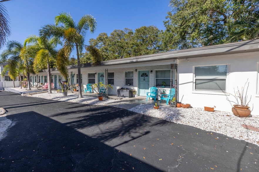 779 9th Ave N, Saint Petersburg, FL for sale - Building Photo - Image 2 of 49