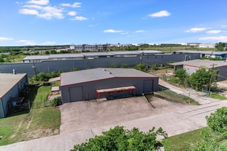 2457 Interstate Park Dr, Buda, TX for lease Building Photo- Image 2 of 5