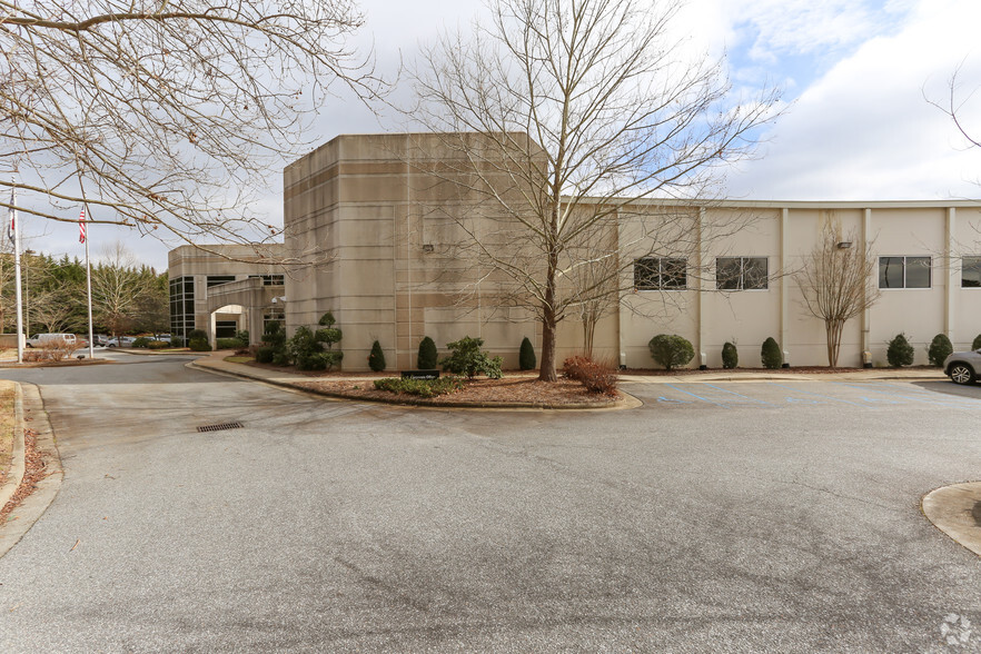 1105 SE 22nd St, Hickory, NC for sale - Primary Photo - Image 1 of 1