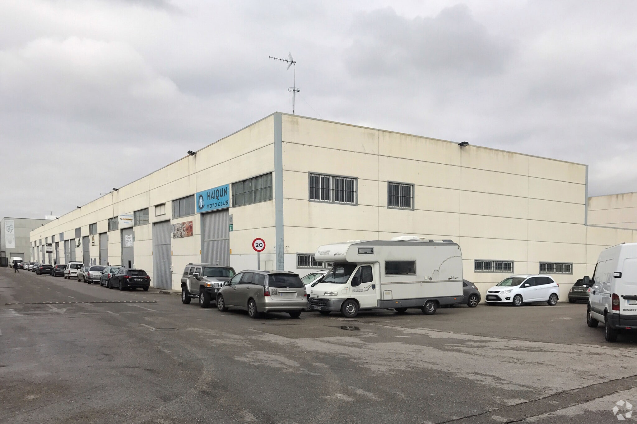 Industrial in Alcalá de Henares, Madrid for lease Primary Photo- Image 1 of 3