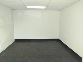 7112 NW Melrose Ln, Oklahoma City, OK for lease Building Photo- Image 2 of 6