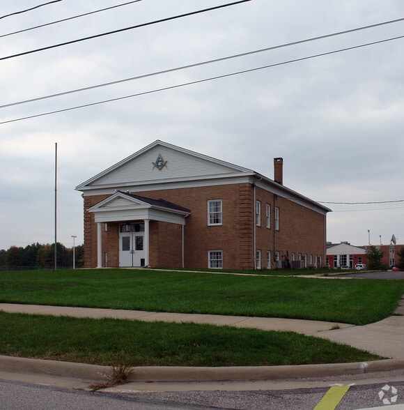 119 W Pioneer Trl, Aurora, OH 44202