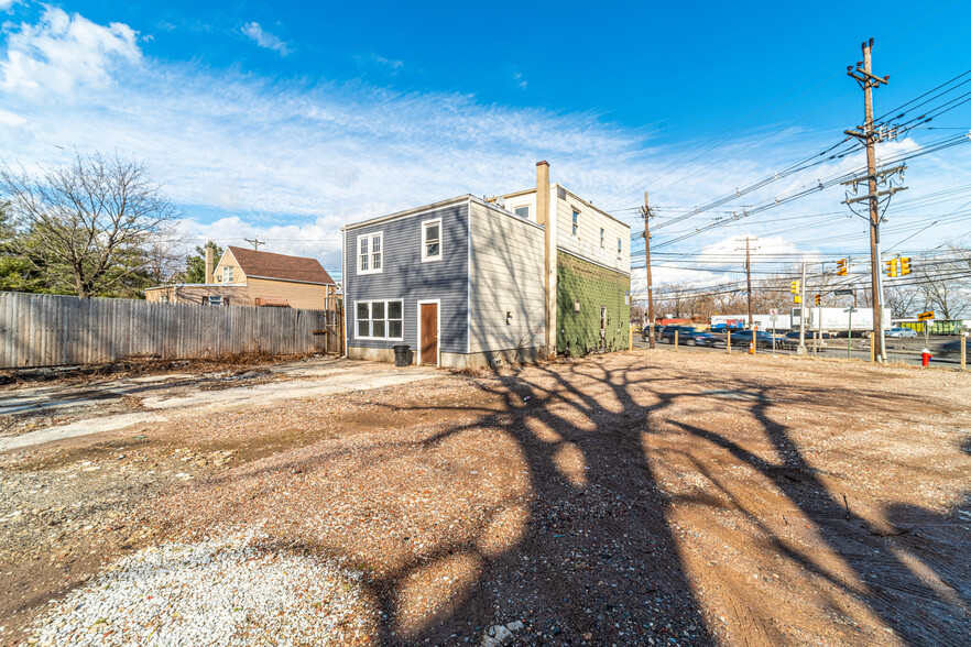 15-17 Henry St, Secaucus, NJ for sale - Building Photo - Image 1 of 1