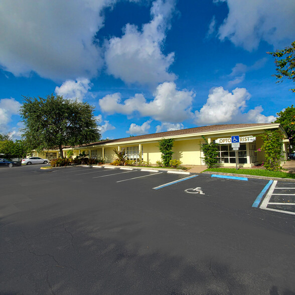 4330 W Broward Blvd, Plantation, FL for lease - Building Photo - Image 1 of 7