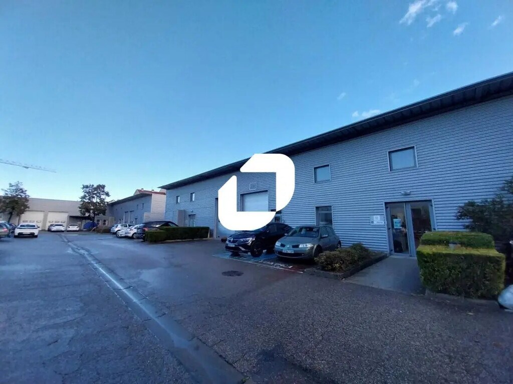 Location Local d'activités 364 m² - Photo 1
