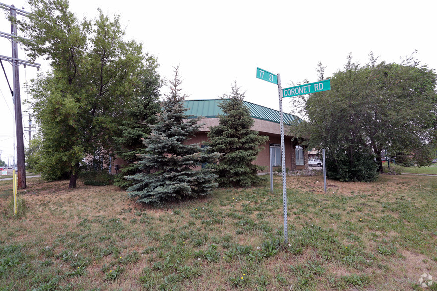 6918-6940 77th St NW, Edmonton, AB for lease - Building Photo - Image 3 of 26