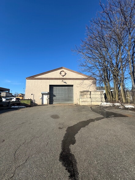 349 Union Ave, Westbury, NY for sale - Building Photo - Image 3 of 15